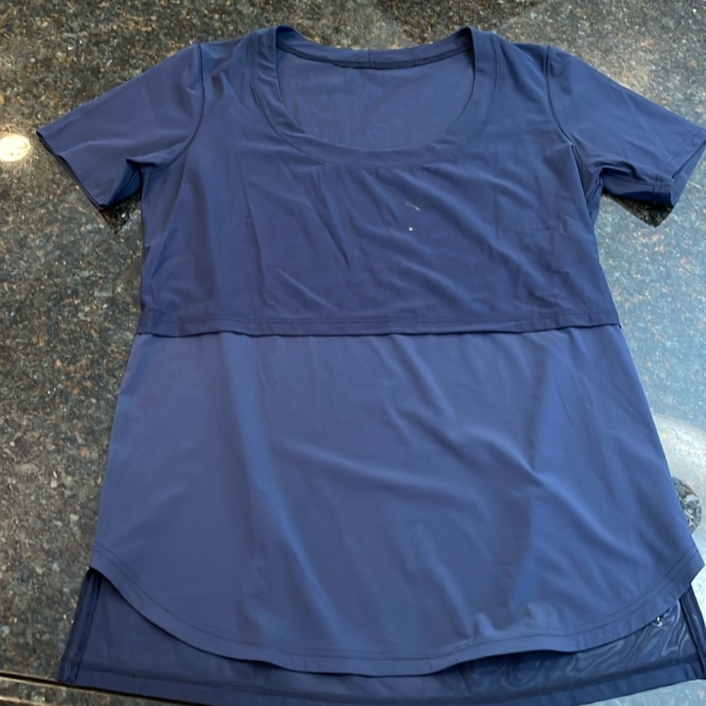 Navy Lululemon mesh top - like new - size 10-12